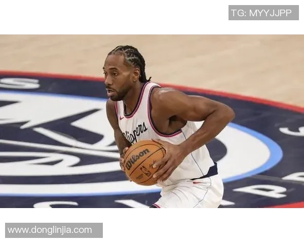 快船队主场力克魔术队,全队士气大振,季后赛前景看好